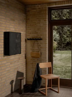 Outlet Kristina Dam Studio Perchero Column 49 cm, Roble lacado en Negro
