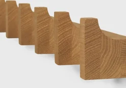 Outlet Kristina Dam Studio Perchero Column 49 cm, Roble aceitado en tono cálido Beige