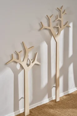 Sale Swedese Perchero de pared Tree wall Special Edition 194 cm, Pino con acabado blanco Marrón