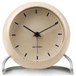 New Arne Jacobsen Clocks Reloj de mesa AJ City Hall, Sandy Beige