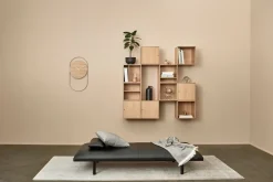 Outlet Andersen Furniture Reloj de pared A-Wall 41x76 cm, Oak-brass Marrón