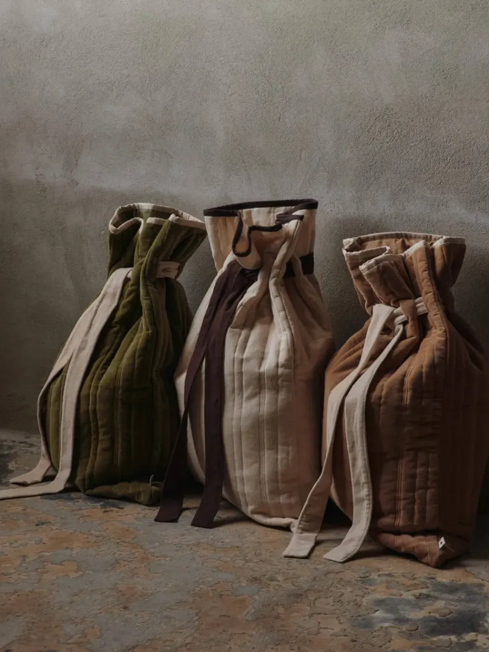 Outlet Ferm Living Saco Vari quilted 50x70 cm, Velvet-khaki Verde