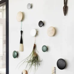 New Muuto Set de 5 colgadores de pared The Dots, Negro