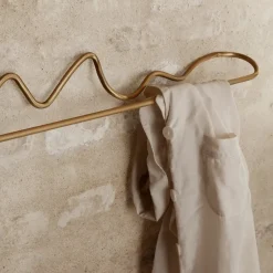 Discount Ferm Living Toallero Curvature, latón Color dorado