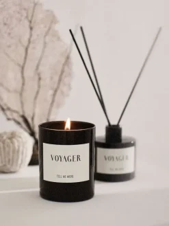New Tell Me More Vela aromática 48 h, Voyager NegroBlanco