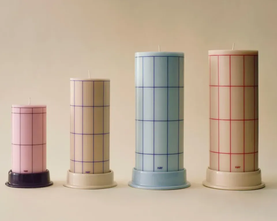 Sale HAY Vela gruesa Column Candle small 15 cm, Light pink-bordeaux grid Multi