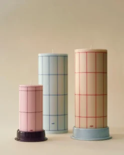 Hot HAY Vela gruesa Column Candle large 25 cm, Off white-red grid check Multi