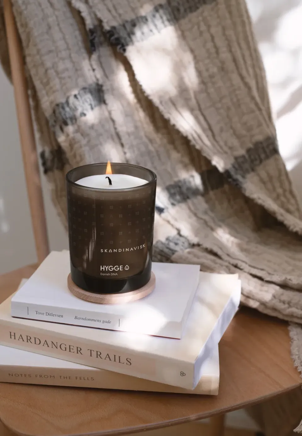 Sale Skandinavisk Vela perfumada con tapa Hygge, 65 g Marrón