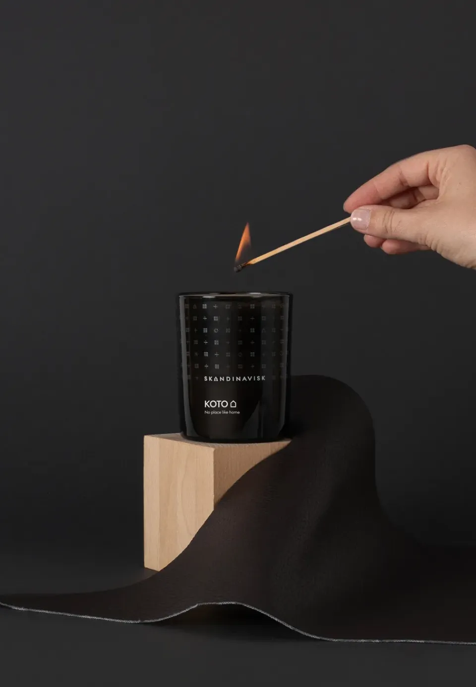 Clearance Skandinavisk Vela perfumada con tapa Koto, 200 g Negro