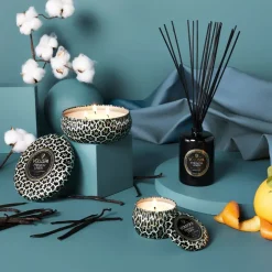 Online Voluspa Vela perfumada Maison Noir Mini Tin 25 horas, French Linen Color doradoNegroTurquesa