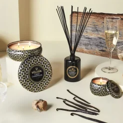 Online Voluspa Vela perfumada Maison Noir Mini Tin 25 horas, Crisp Champagne Color doradoPlateadoNegro