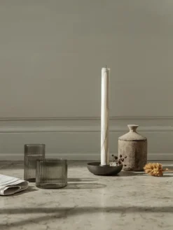 New Ferm Living Vela perfumada Ura, Chamomille Scent Marrón